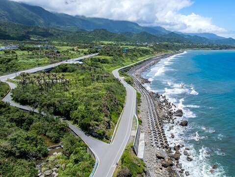 八嗡嗡海岸